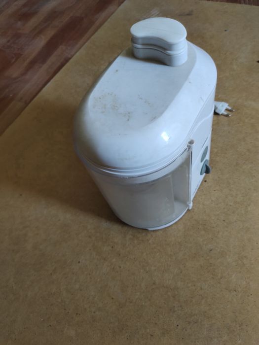 Соковыжималка сотилади