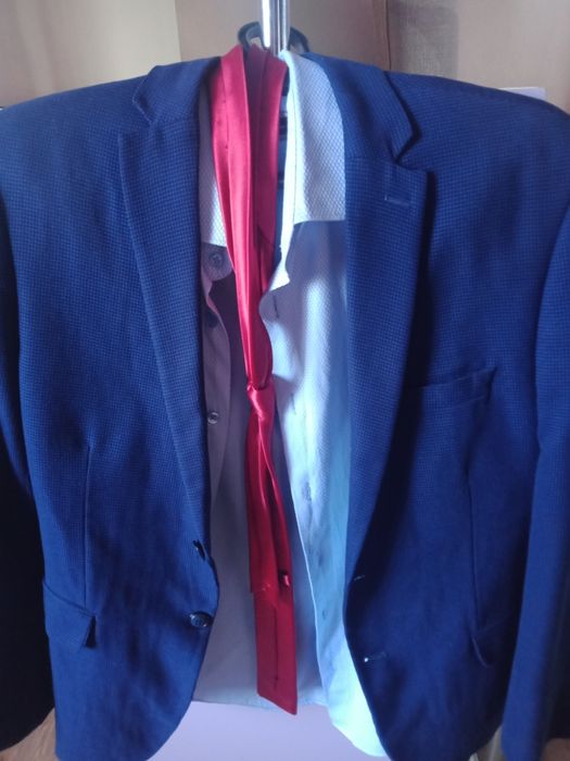Пиджак 48р + рубашка+ галстук