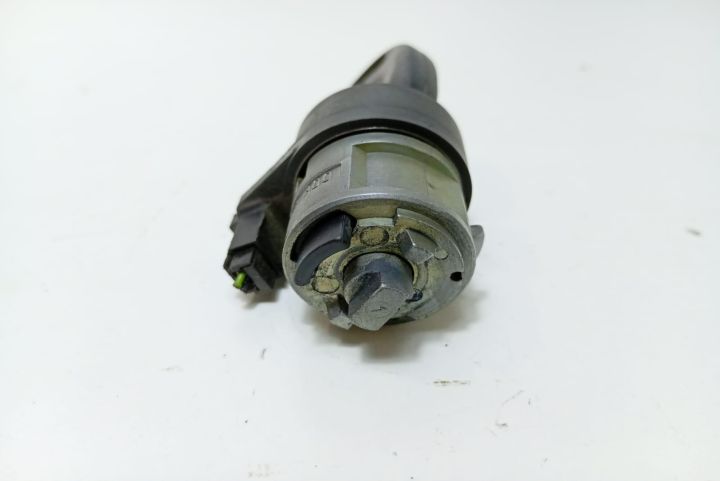 Contact cu cheie Volkswagen VW Bora prima generatie seria