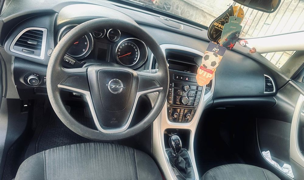 Opel  astra    j
