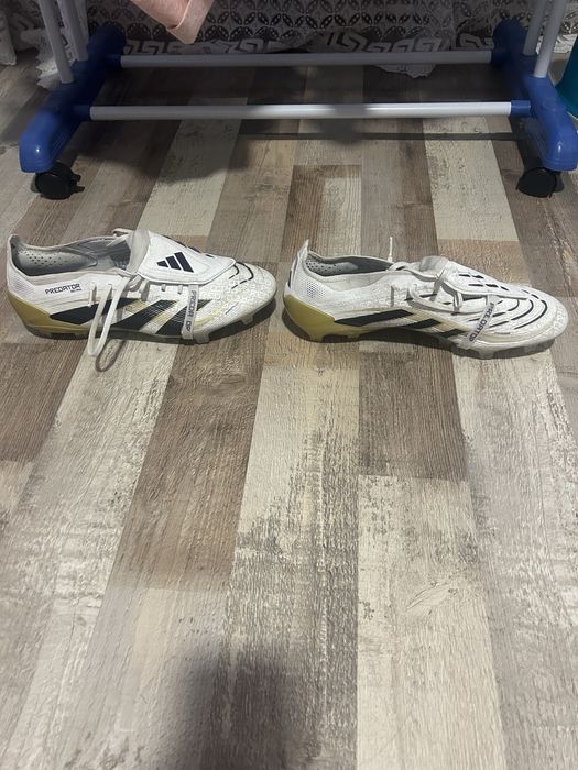 Ghete de fotbal adidas predator