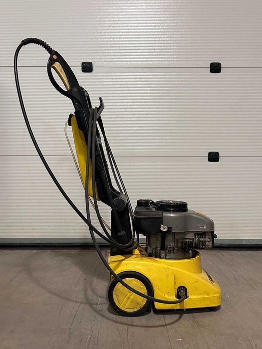 Продавам водоструйка Kärcher K3300 GS - бензинова