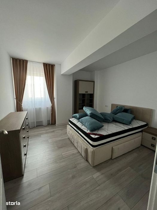 Apartament 3 camere bloc nou et 8
