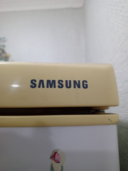 Холодильник б/у.