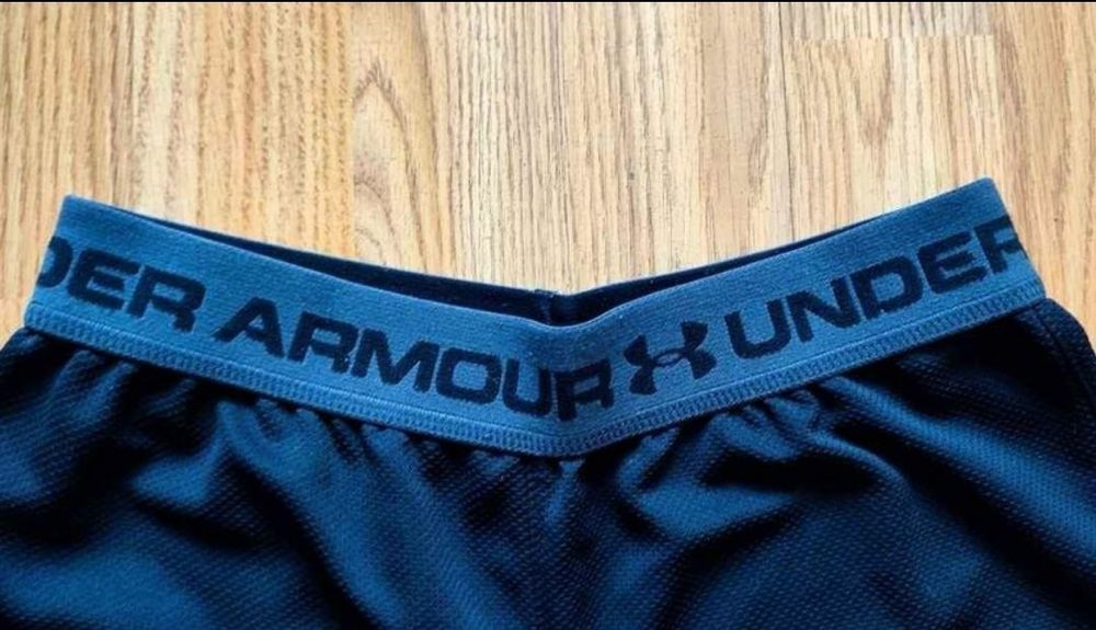 Оригинални къси гащета Under Armour XS