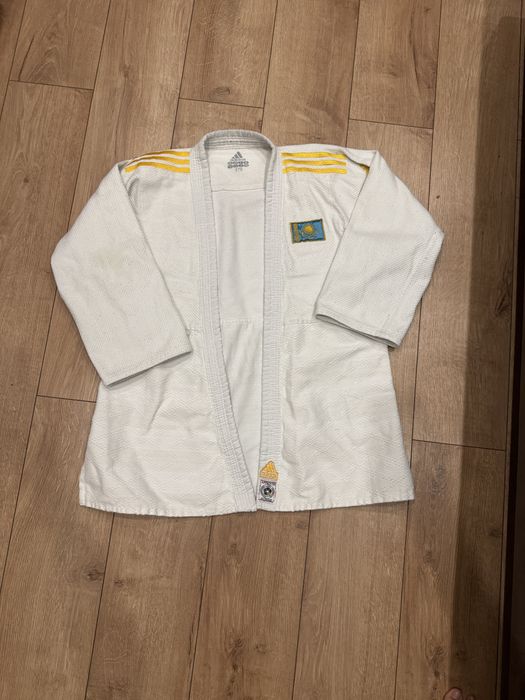 Adidas кимоно по дзюдо