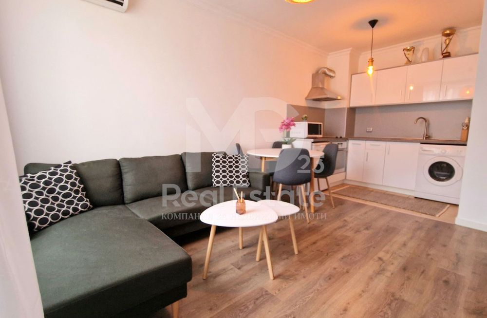 Продава се Двустаен апартамент в Пловдив, Тракия - 65 кв.м за 1012 €/кв.м - Снимка #1