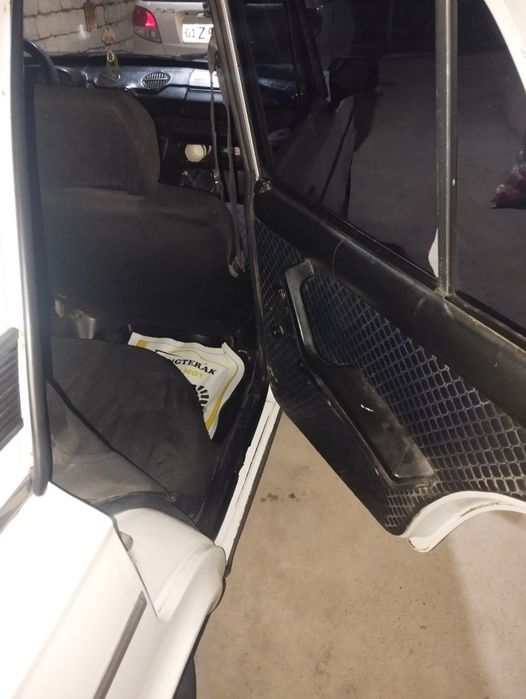 2106Jiguli holati ortacha yurip turgano'zim minip yurgan moshinam  hoh