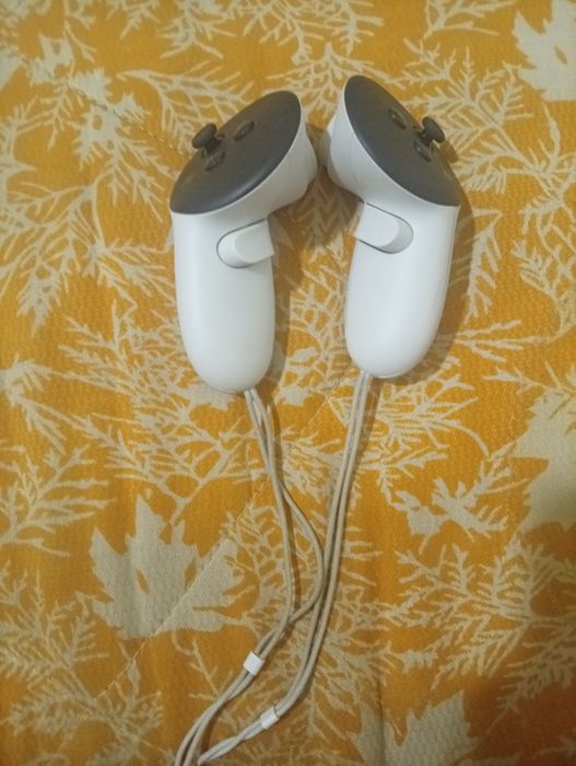 Продаю oculus quest 3S