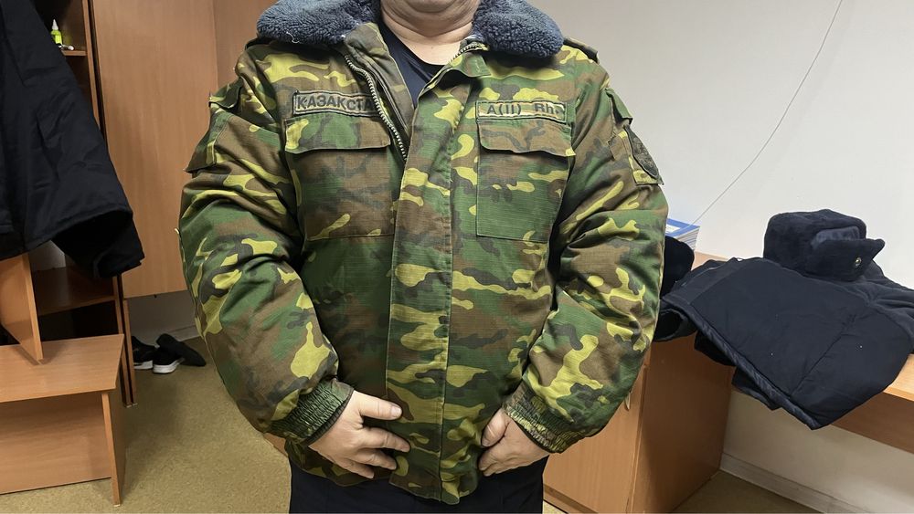 Продам 2 бушлата за 10 000