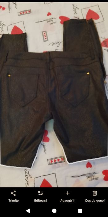 Pantalonii Zara Basic skinny fit material care imita pielea de sarpe