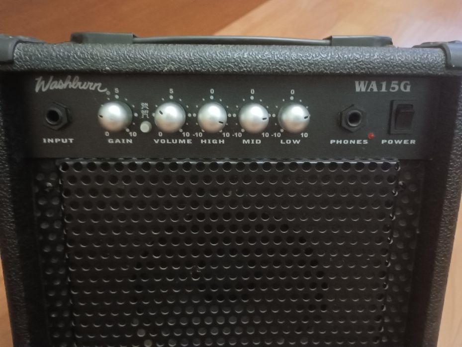 Washburn усилвател за китара и бас китара