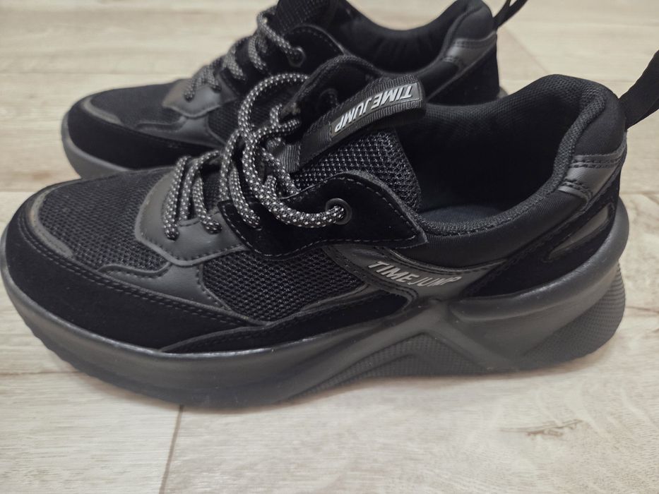 Продам модные красовки