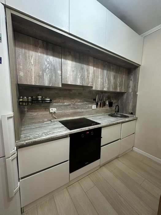 Кухонный гарнитур продам