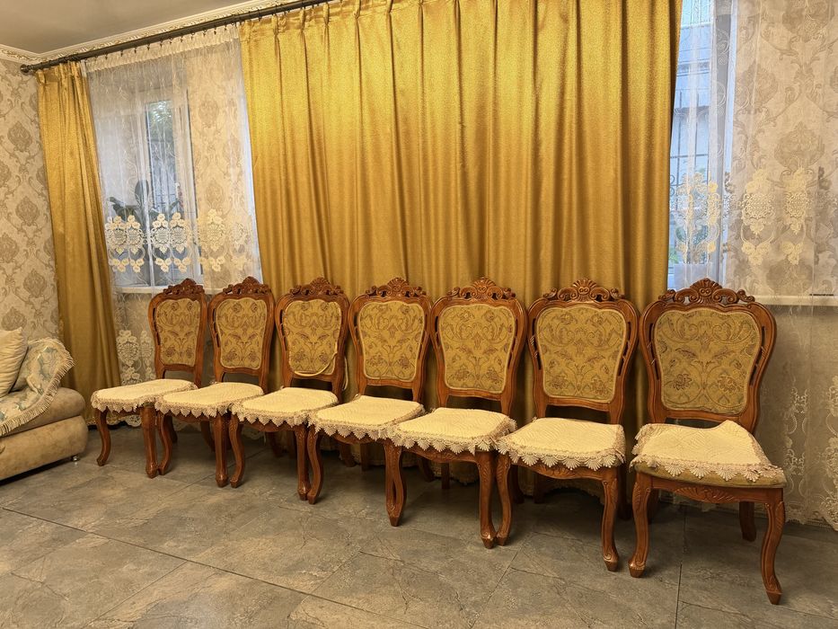 Продам стол 3 м и 12 стульев дерево