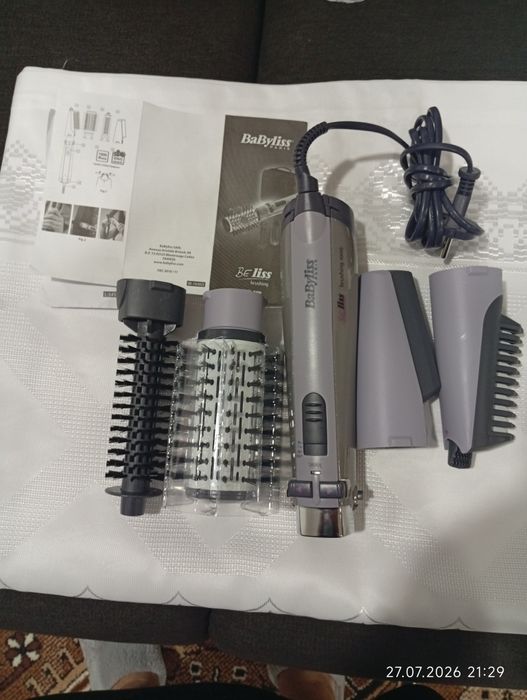 Perie electrica rotativa pentru întins părul