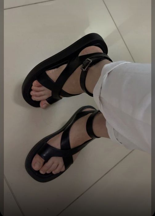 Продам новые сандали 41рр.