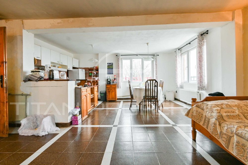 Продава се Къща в с. Храбърско, Област София-област - 200 кв.м за 600 €/кв.м - Снимка #1