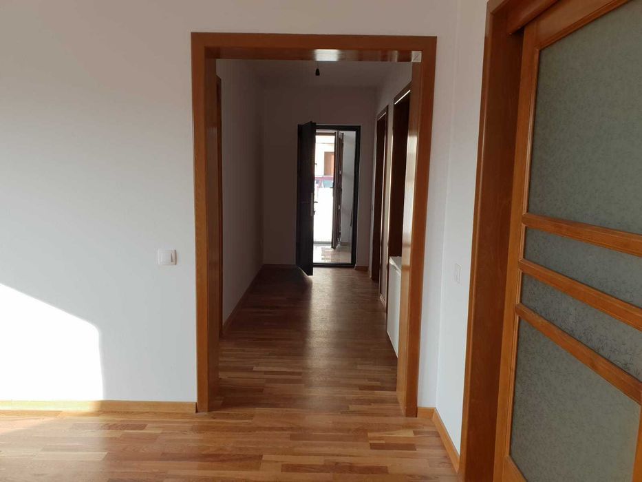 Inchiriez apartament
