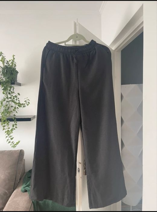 Costum 2 pieces lejer si elegant