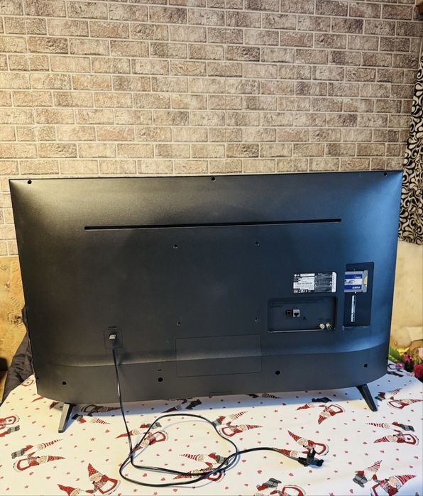 Смарт телевизорLG 43 инча