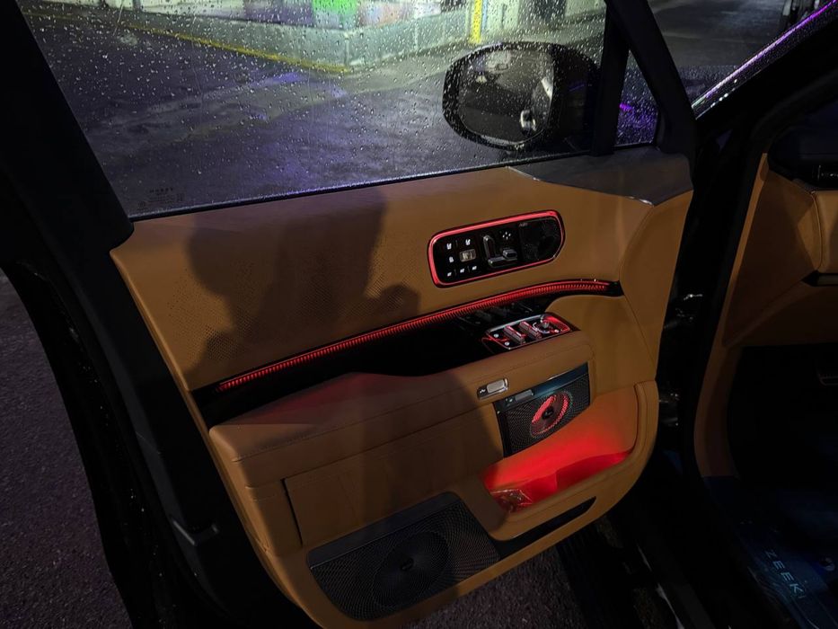 Zeekr 9X.ULTRA Инновации, утонченный дизайн и комфорт