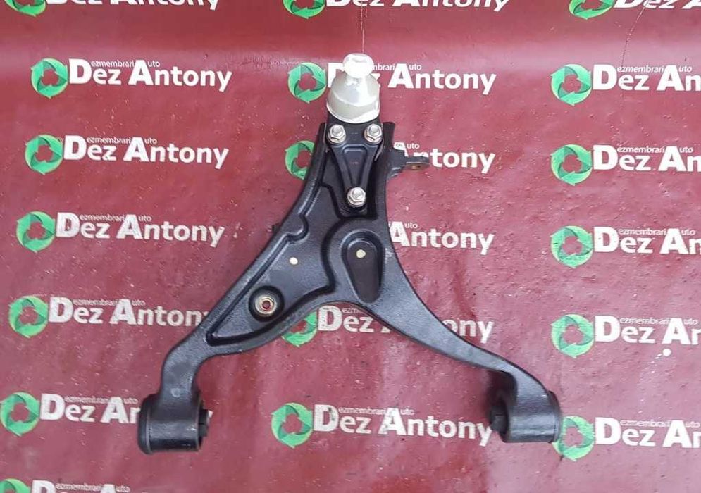 Brat suspensie dreapta fata NOU ORIGINAL Mitsubishi Pajero