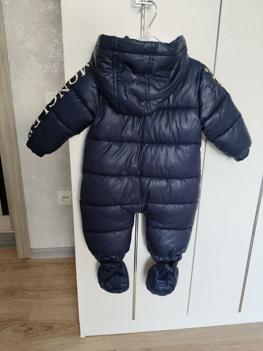 Продам комбинезон MONCLER
