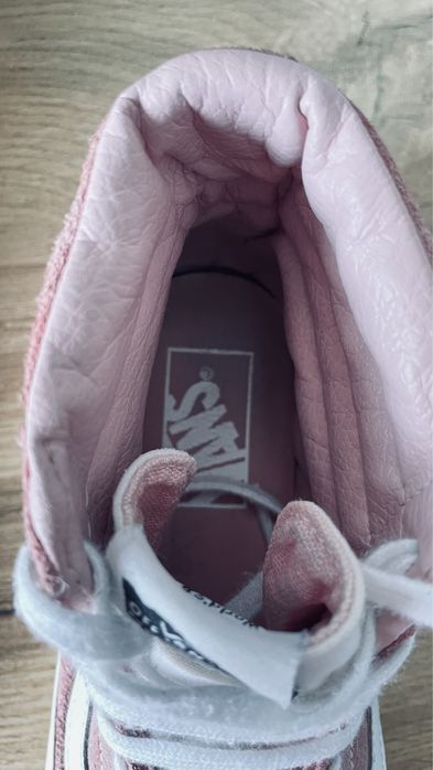 Дамски кожени кецове Vans номер 36,5