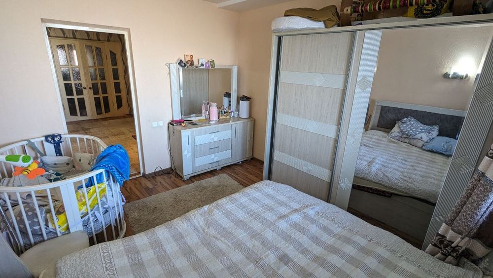 Квартира в Юкори Чирчик Иикота 2/1/2  57м
Холодная горячая вода
Те