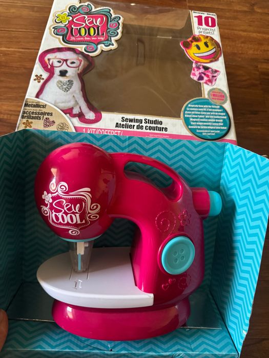 Швейная машинка игрушечная