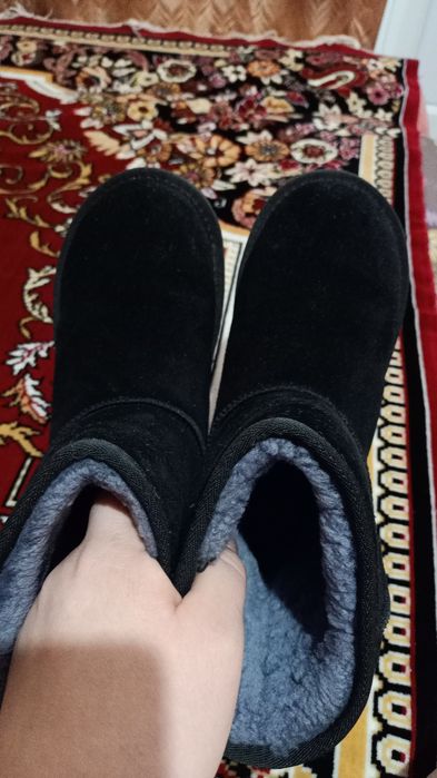 Продам угги черные, натуралка