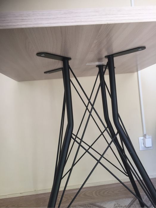 Квадратный столик