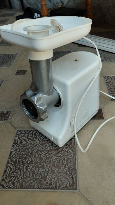 Мясорубка электрическая домашняя