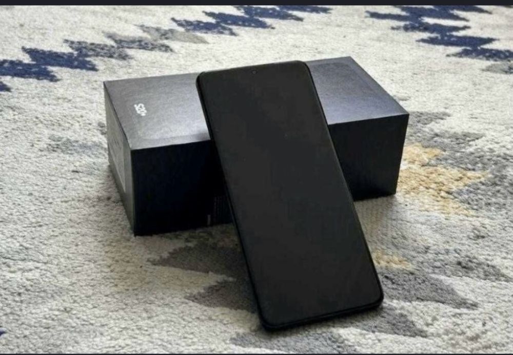 Samsung Galaxy S20 Plus; Black; 128 GB; Impecabil