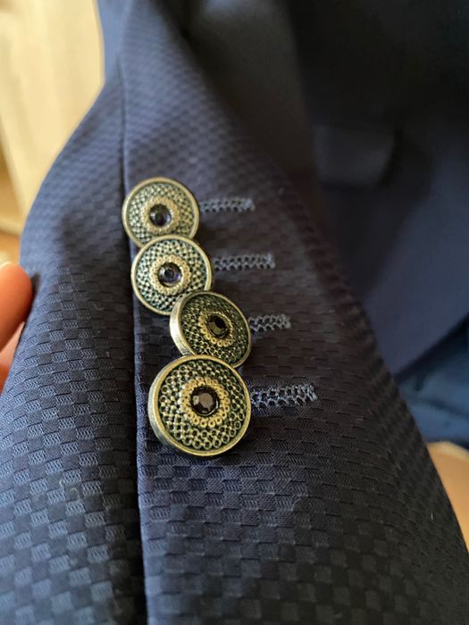 Мъжки костюми в тъмно син