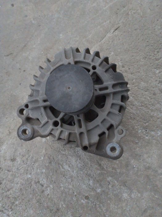 Vînd alternator vw golf 7 sau Octavia 3 seat star stop motor 20 sau 16