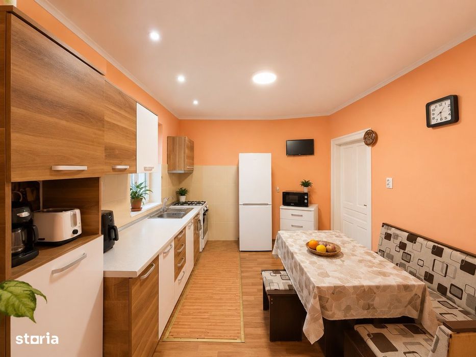 Casa singur in curte intr-o zona deosebit de buna - IMOBIHOR