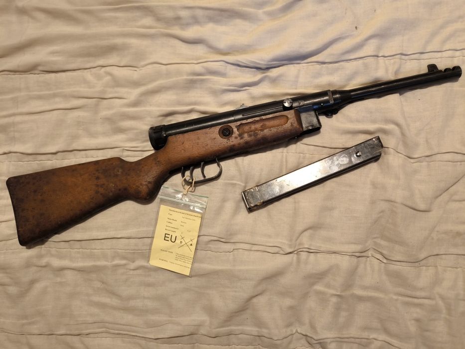 Обезопасен автомат Bereta ot VSV. картечен пистолет, пушка, карабина