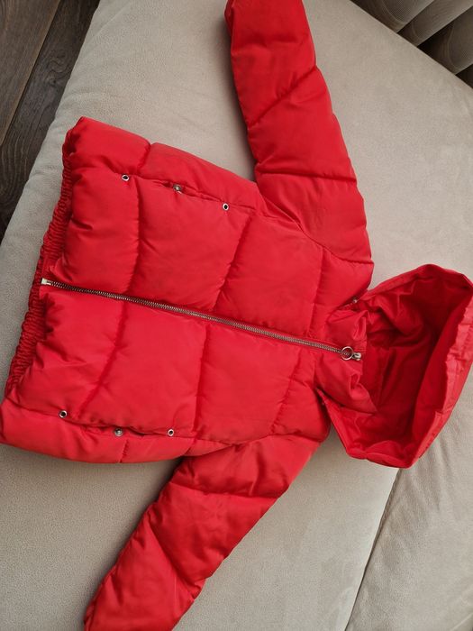 Продавам запазено детско зимно яке ZARA