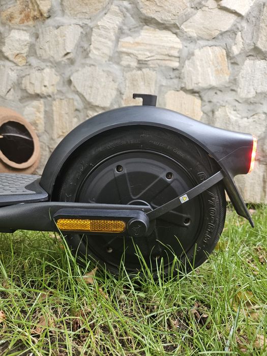 Електрическа тротинетка Segway F2