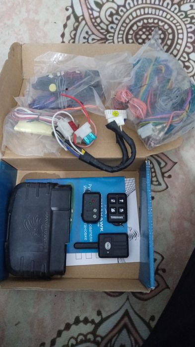 Гитара,компьютер,калонкалар машинаға