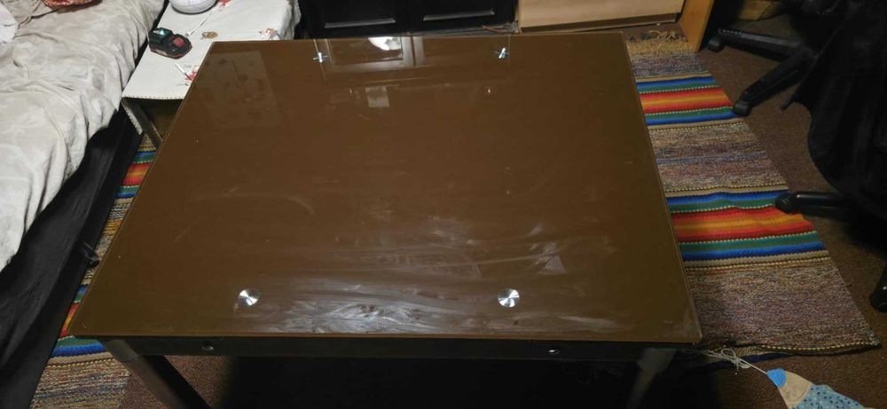 Холна стъклена маса