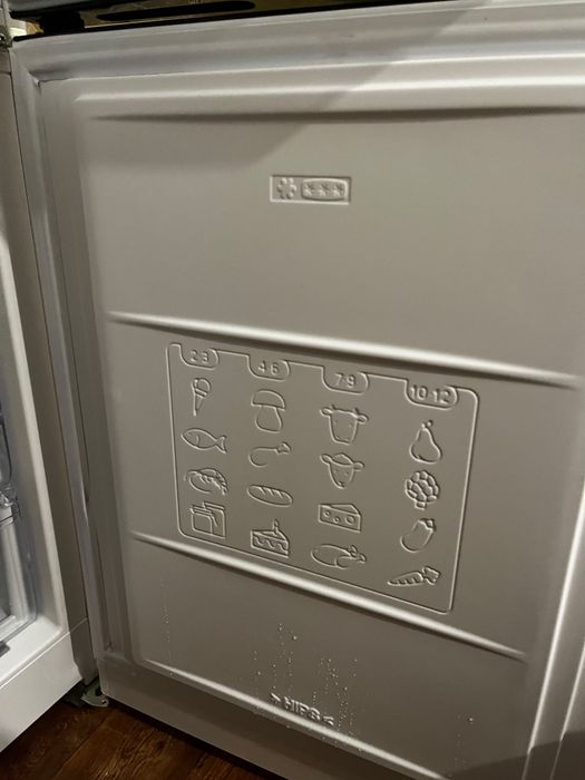 Холодильник indesit