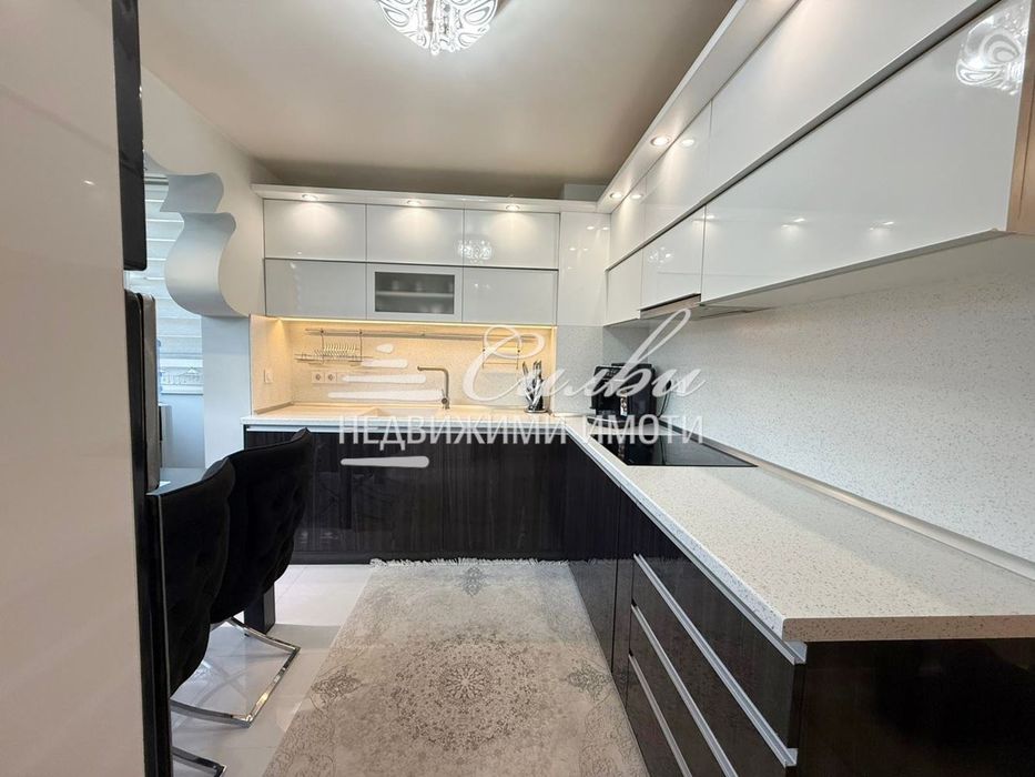 Продава се Двустаен апартамент в Шумен, Боян Българанов 2 - 68 кв.м за 975 €/кв.м - Снимка #3