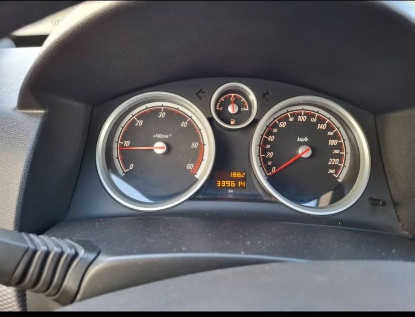 Opel astra h 2010 face lift