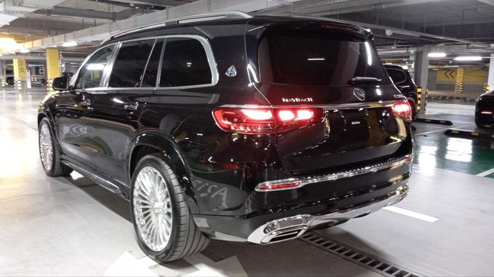 Mercedes-Benz Maybach GLS 600 год 2025