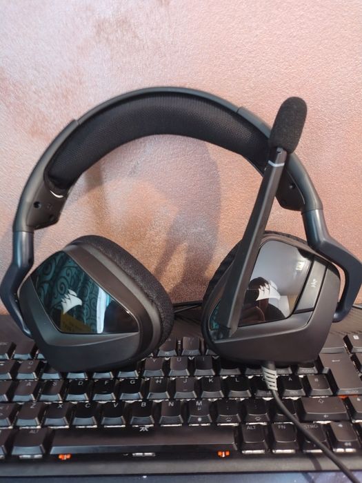 Casti Gaming Corsair Void RGB ELITE