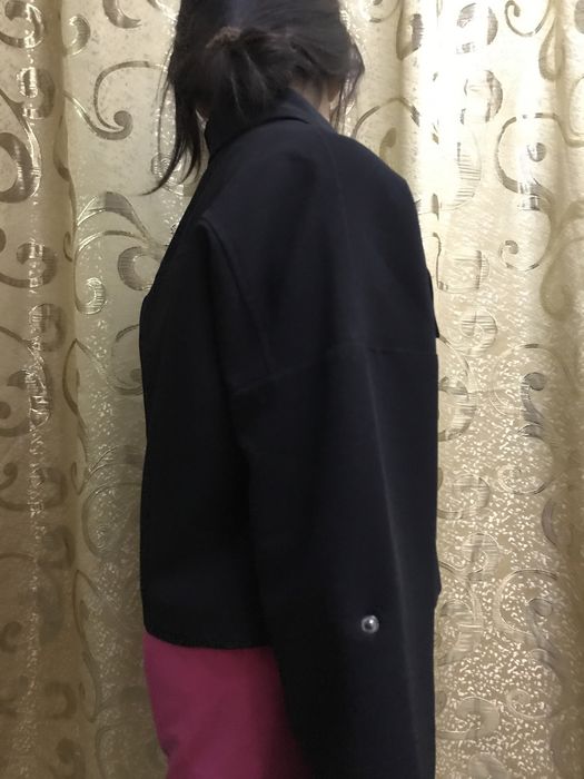 Кастюмы с кнопкой