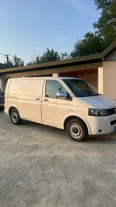 Volkswagen autoutilitara T5